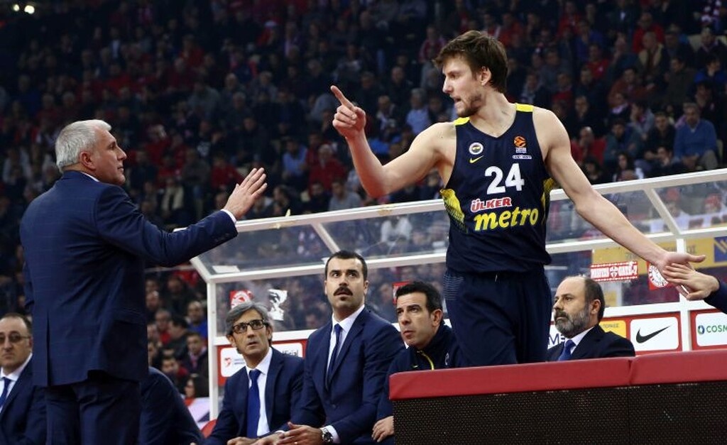 Αντίθετα, δεν έχει νοσήσει ο Γιαν Βέσελι όπως γράφτηκε λανθασμένα σε μερίδα του Τύπου.
