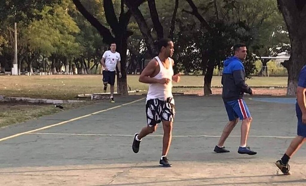 Ροναλντίνιο: Γενέθλια στη φυλακή με... ανέσεις (photos)