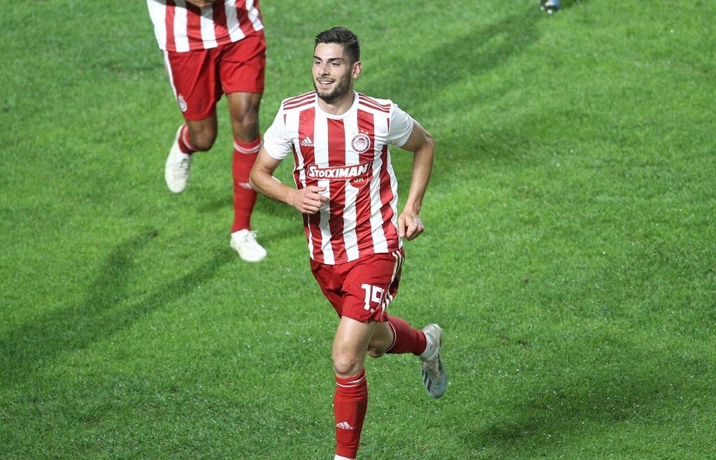 Η Νόριτς αναμένεται να βρίσκεται και την επόμενη σεζόν στην Τσάμπιονσιπ, έξι βαθμούς από τη ζώνη υποβιβασμού, και δεν αποκλείεται τα «καναρίνια» να καταθέσουν πρόταση για τον Μασούρα.