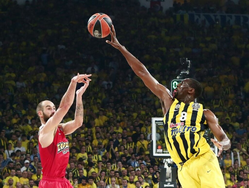 Ο MVP του Final Four του 2017, όπου είχε σηκώσει την Euroleague με τη Φενέρ κόντρα στον Ολυμπιακό, πέρασε μια διετία στο ΝΒΑ με τους Τζαζ και στη συνέχεια βρέθηκε στην Κίνα.