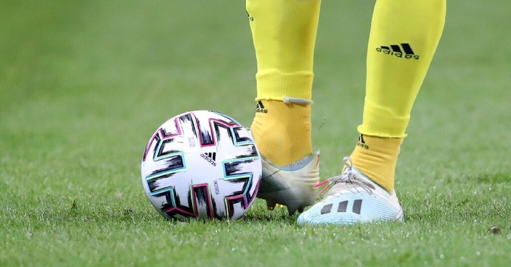 Ωστόσο, σε περίπτωση που η επανέναρξη δεν είναι εφικτή λόγω κορονοϊού, κυκλοφορεί σενάριο αναδιάρθρωσης και αύξησης των ομάδων. Θυμίζουμε ότι την επόμενη σεζόν προβλέπεται πρωτάθλημα με 12 ομάδες...