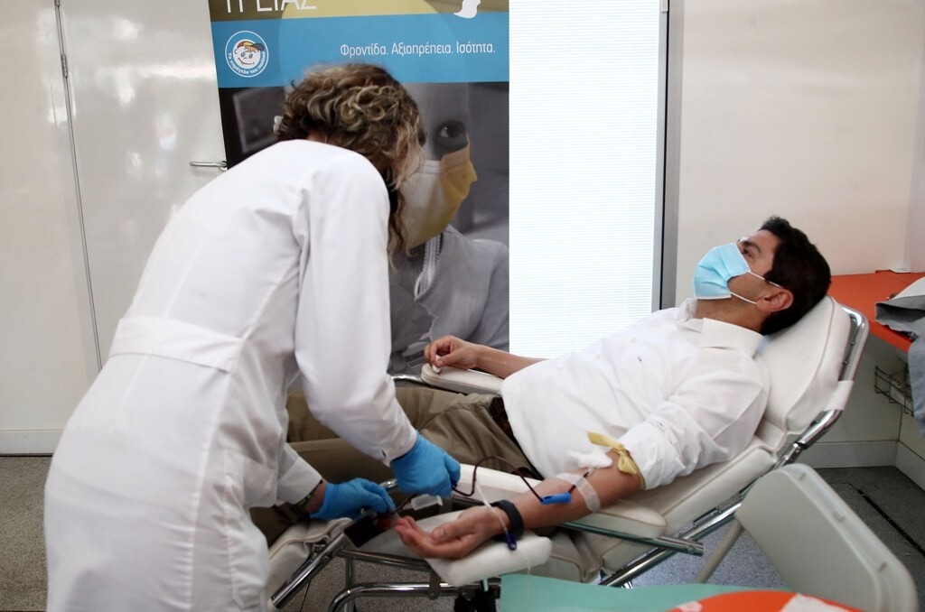 Αθρόα η συμμετοχή στην εθελοντική αιμοδοσία στο ΕΑΚΝ Αγίου Κοσμά (photos)