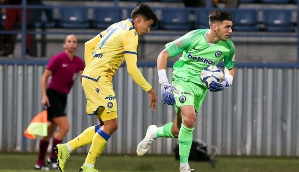 Αξίζει να αναφερθεί πως ότι στο συμβόλαιό του με τον Ατρόμητο υπάρχει μπάι άουτ 2 εκατ. ευρώ.