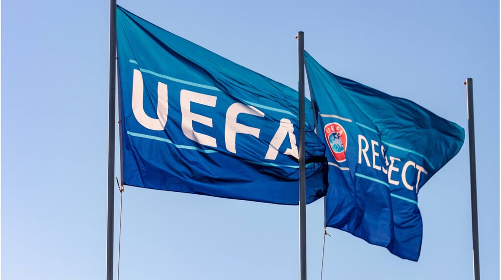 Η UEFA θα περιμένει τουλάχιστον μέχρι τον Αύγουστο προκειμένου να ολοκληρωθούν τα πρωταθλήματα.