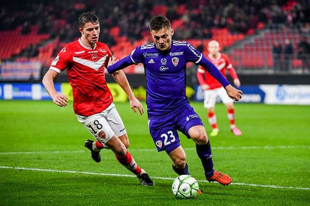 Ο Ουάρ είναι Παριζιάνος και φέτος έχει παίξει σε 25 από τα 28 παιχνίδια της ομάδας του.