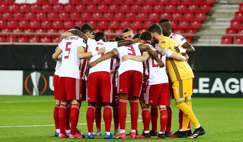 Μια από αυτές που ξεχωρίζουν οι «ερυθρόλευκοι» είναι ένας παίκτης που γνωρίζει το ελληνικό ποδόσφαιρο.