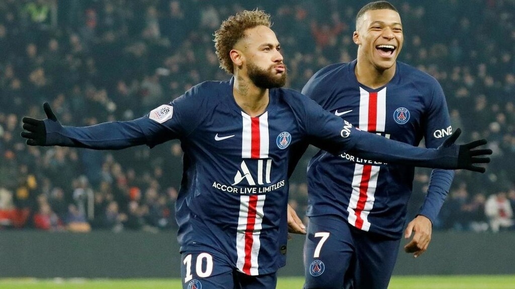 Από τη στιγμή, δε, που αμφότεροι δεσμεύονται μέχρι το 2022, δεν υπάρχει κάποια πρεμούρα να πουληθεί τουλάχιστον ένας εξ αυτών φέτος.