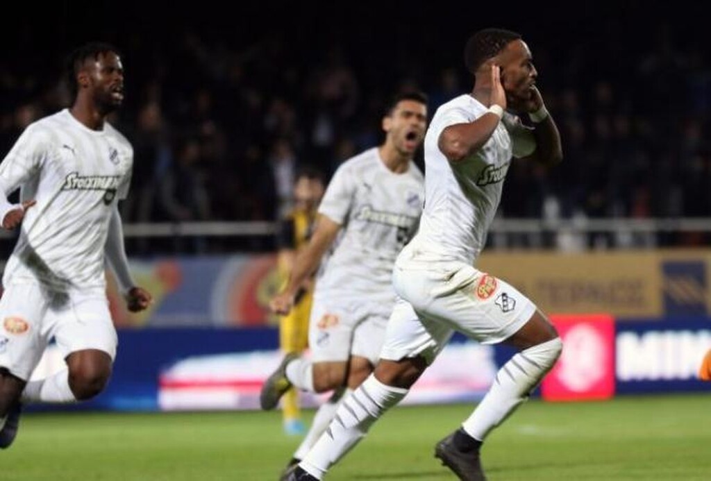 Ο Σεμέντο παίζει δανεικός στον ΟΦΗ από τη Φορτούνα Σιτάρντ, έχοντας ρήτρα περί το 1,5 εκατ. ευρώ, ενώ η ολλανδική ομάδα φέρεται να αξιώνει περί τα 2 εκατ. για την παραχώρησή του.