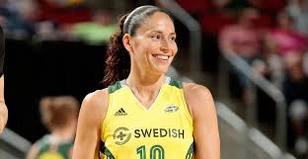 Με τη μυθική παίκτρια του WNBA Σου Μπερντ.