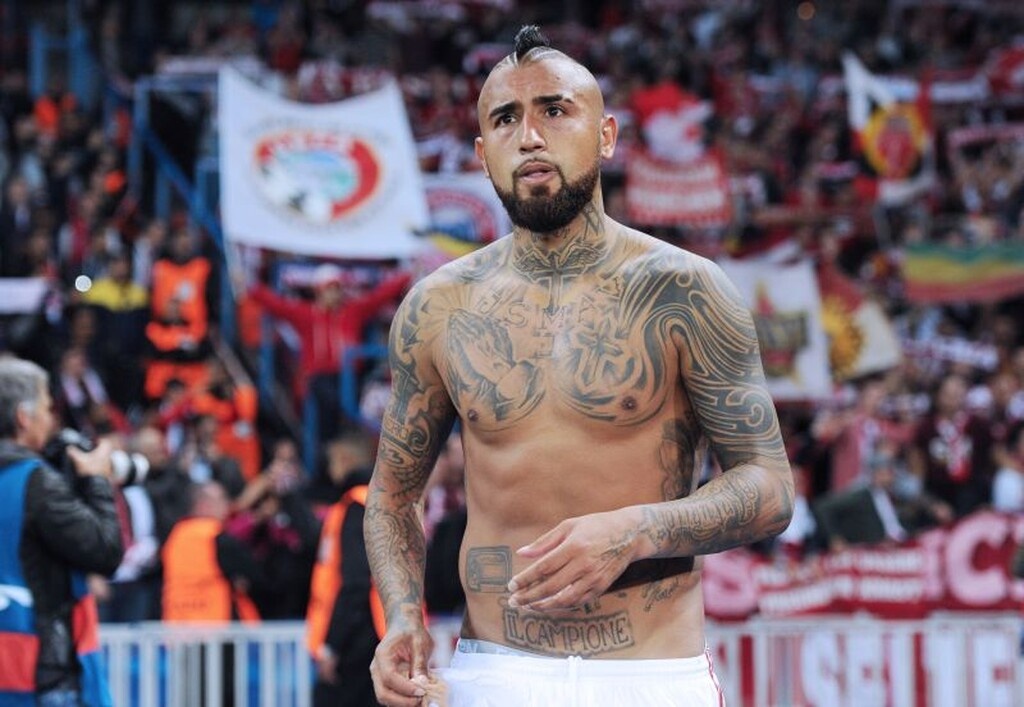 Αυτός δεν είναι άλλος από τον Αρτούρο Βιδάλ. Δεδομένα ο Χιλιανός έχει το... παρουσιαστικό. Δεν ξέρουμε, βέβαια, αν έχει την υποκριτική ικανότητα...