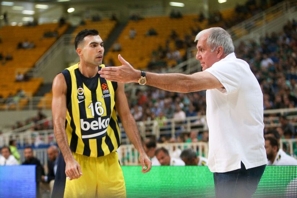 Αυτό πρακτικά θα σήμαινε και παραμονή του Κώστα Σλούκα στην ομάδα.