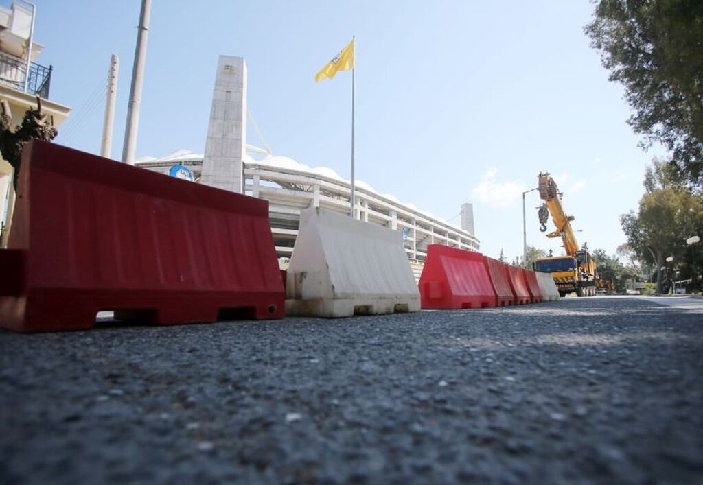Η ιστορία του ηλικιωμένου φίλου της ΑΕΚ, πάντως, που παρά την καραντίνα θέλησε να βρεθεί στην «Αγιά Σοφιά» και τιμωρήθηκε με 150 ευρώ πρόστιμο, φαίνεται πως συγκίνησε αρκετό κόσμο