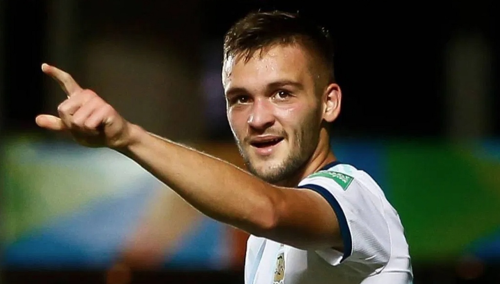 ... 18χρονο Χουάν Πάμπλο Κριλάνοβιτς (εξτρέμ, Λανούς)