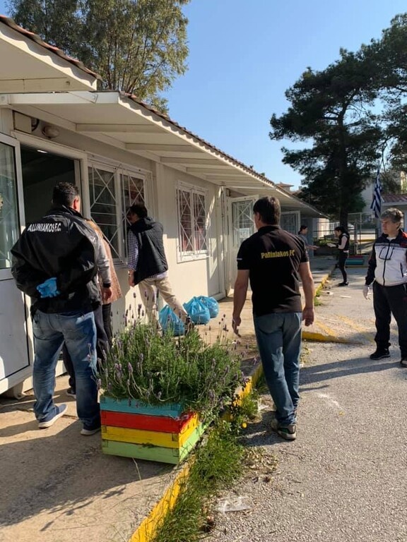 Παλληνιακός: Μοίρασε τρόφιμά σε ευπαθείς ομάδες (photos)