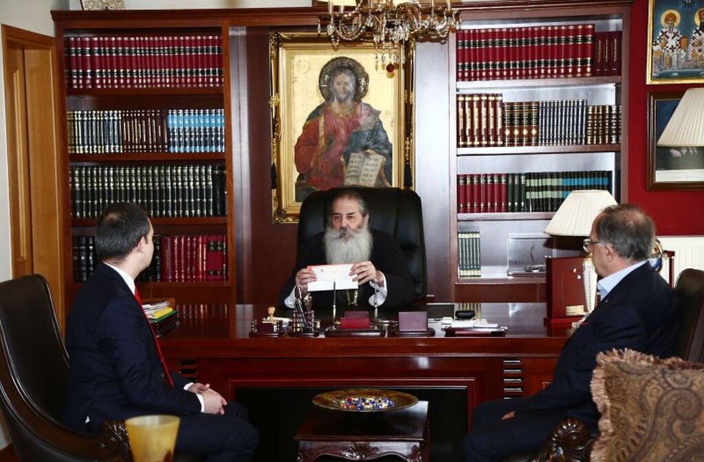 Νέα δωρεά Βαγγέλη Μαρινάκη στην Ιερά Μητρόπολη Πειραιά (photos)