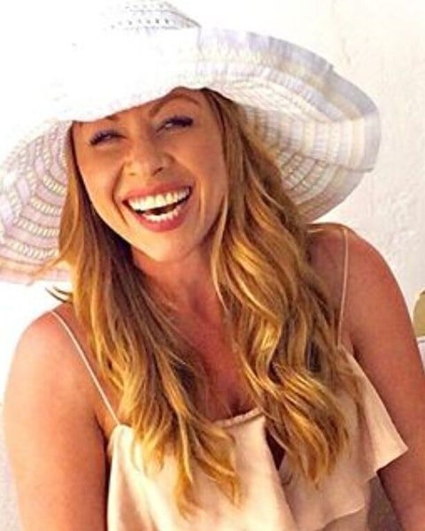 Έχει περάσει στη συνείδηση όλων πως είναι η… σκληρή του παιχνιδιού, όμως, στις φωτογραφίες που έχουν κυκλοφορήσει στο διαδίκτυο και τη δείχνουν εκτός του παιχνιδιού, είναι άλλος άνθρωπος!