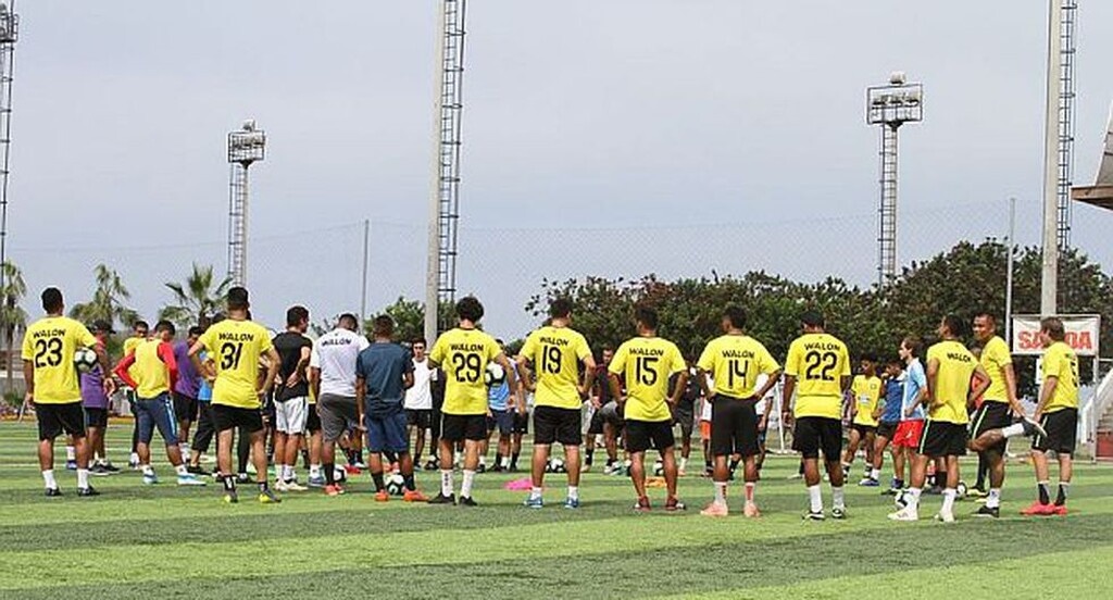 Κορονοϊός: Ομάδα απέλυσε τους πάντες!