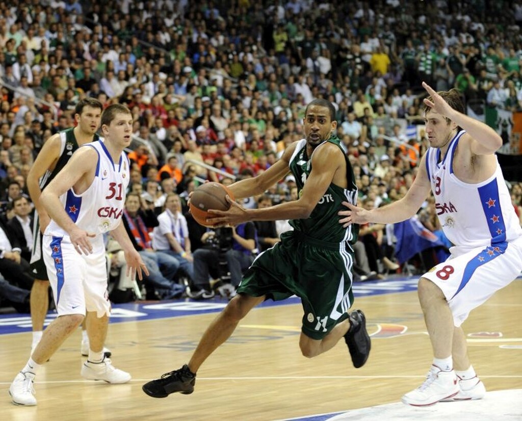 Μιλάμε φυσικά για τον Ντρου Νίκολας, που έμεινε  στους πράσινους ως το 2011 και κατέκτησε δυο φορές την Euroleague (2009, 2011) με το «τριφύλλι»...