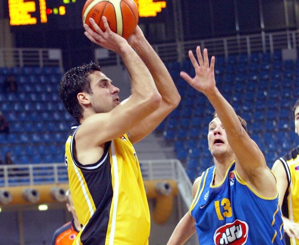 ΝΙΚΟΣ ΧΑΤΖΗΣ: 7/11 τρίποντα στο ΑΕΚ-Μακάμπι Τελ Αβίβ 110-113 (2 Δεκεμβρίου 2004)