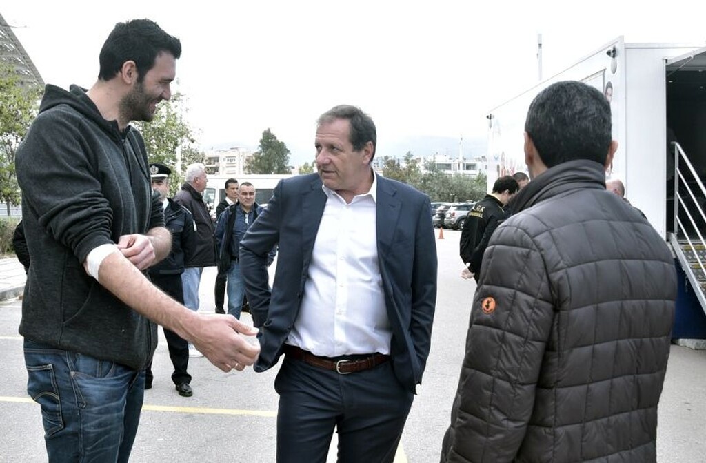ΑΕΚ: Στην αιμοδοσία του ΟΑΚΑ με Μάκη Αγγελόπουλο (photos)
