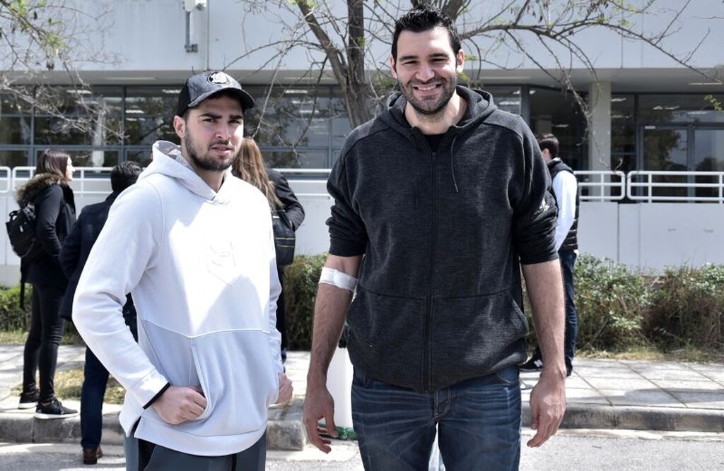 ΑΕΚ: Στην αιμοδοσία του ΟΑΚΑ με Μάκη Αγγελόπουλο (photos)