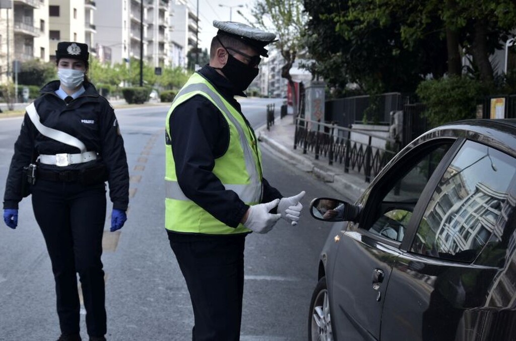 Στον έλεγχο που τους έγινε από τις αρχές, δεν είχαν την απαραίτητη άδεια και έτσι δέχθηκαν το πρόστιμο των 150 ευρώ.
