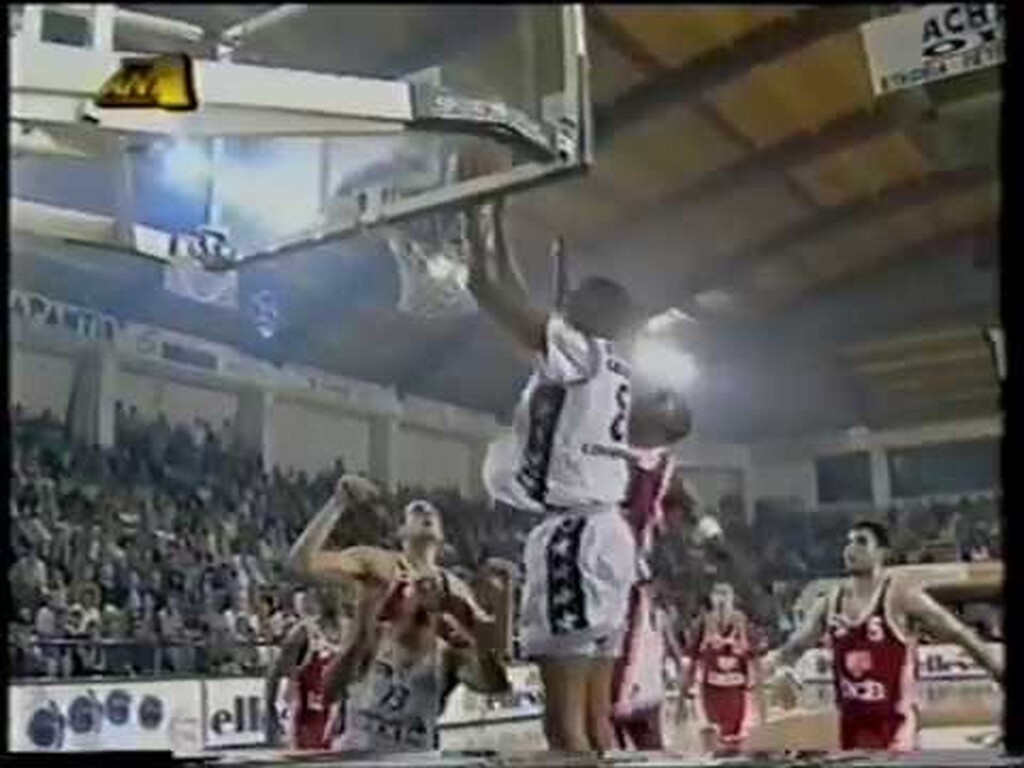 Έρικ Ράιλι (Απόλλων Πάτρας – 1996/97)
Πρωταθλητής με: Χιούστον Ρόκετς (1994)