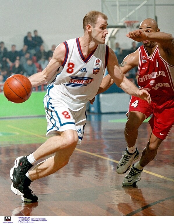 Κρις Τζεντ (Πανιώνιος – 1999/20) 
Πρωταθλητής με: Χιούστον Ρόκετς (1994)