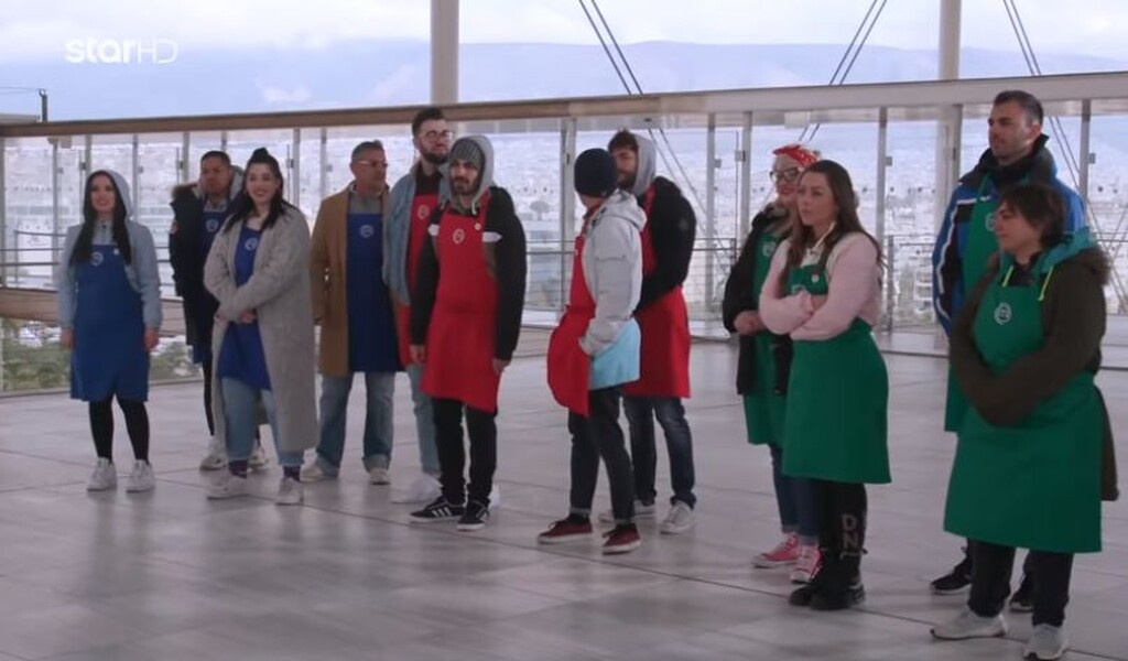 Μπλε, κόκκινοι και πράσινοι μαγείρεψαν και περιμένουν να μάθουν ποιος είχε τα καλύτερα πιάτα...