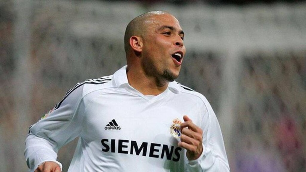 Ronaldo Nazario – “El Fenómeno”
Δεν χρειάζονται και πολλές… εξηγήσεις. Όλοι ξέρετε το «Φαινόμενο». Αυτό που μπορεί να μην ξέρετε είναι πως ο νονός είναι ο… Πάολο Μαλντίνι.