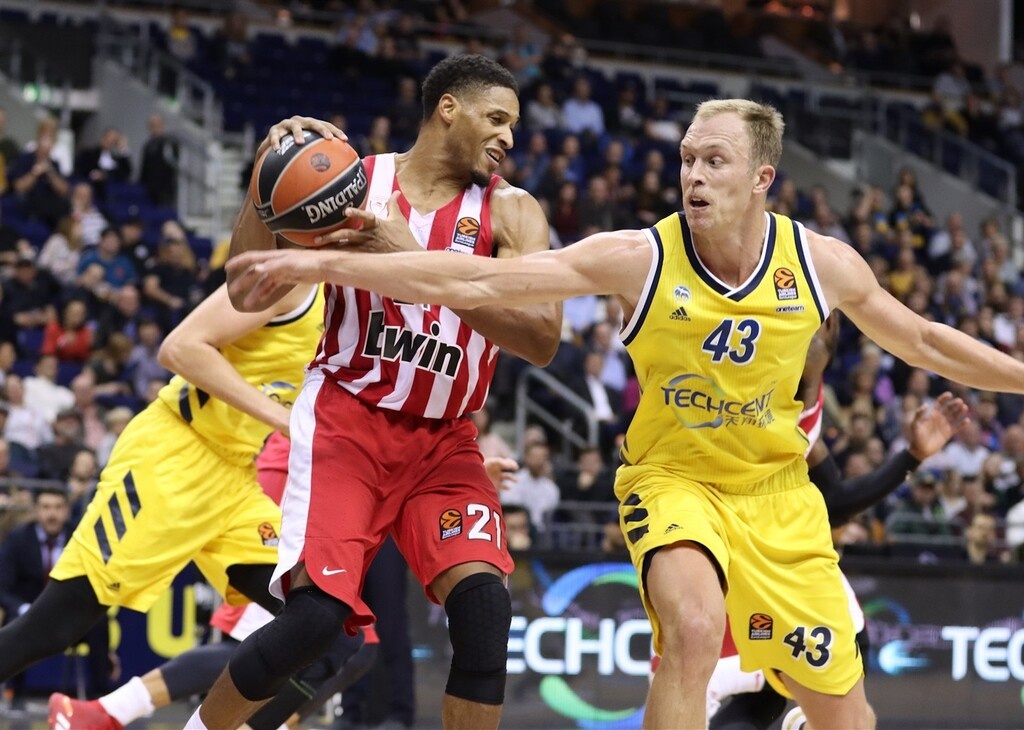 2.Άλμπα Βερολίνου-Ολυμπιακός 80-99 (21 Νοεμβρίου 2019): 14/27 τρίποντα, 23 ασίστ, 7 λάθη – PIR: 121 βαθμοί - MVP: Όγκουστιν Ρούμπιτ: 16 πόντοι (5/10 δίποντα, 1/2 τρίποντα, 3/3 βολές), 8 ριμπάουντ – PIR: 21 βαθμοί