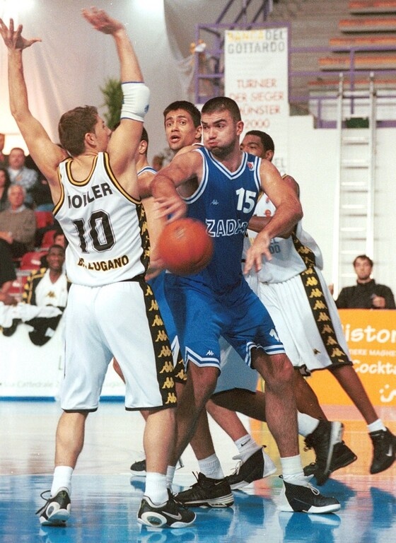 Ζαντάρ-Λουγκάνο 118-79 (7 Δεκεμβρίου 2000) – Αριθμοί: 34/41 δίποντα, 9/17 τρίποντα, 23/32 βολές - MVP: Ντάρκο Κρούνιτς: 27 πόντοι (6/6 δίποντα, 3/4 τρίποντα, 6/7 βολές), 4 ασίστ.