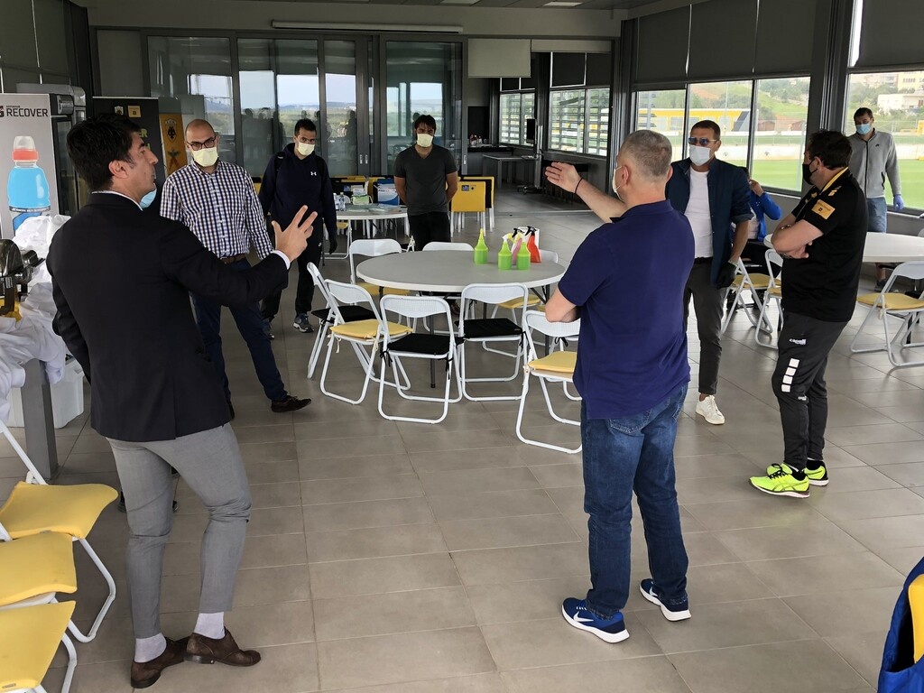 ΑΕΚ: Συναντήσεις με… απόσταση ασφαλείας και μπάρα θερμομέτρησης (photos)