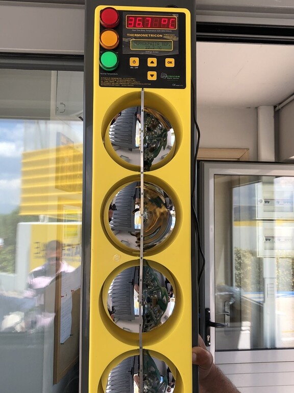 ΑΕΚ: Συναντήσεις με… απόσταση ασφαλείας και μπάρα θερμομέτρησης (photos)