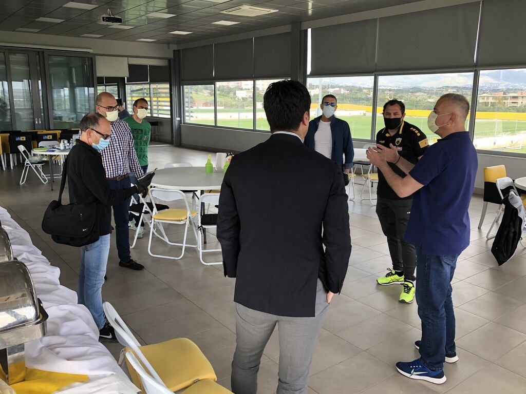 ΑΕΚ: Συναντήσεις με… απόσταση ασφαλείας και μπάρα θερμομέτρησης (photos)