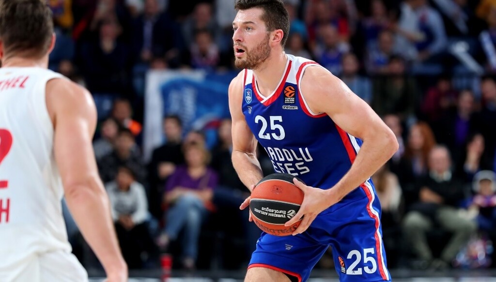 Συνεχίζονται οι επιθέσεις των χάκερς: Μετά τον Αντετοκούνμπο θύμα και ο Πέτερς (photos)