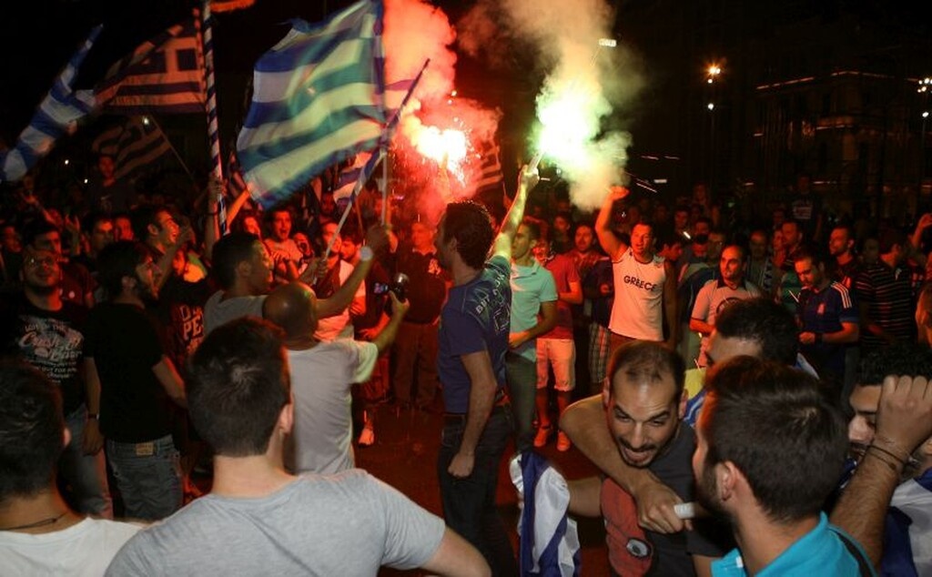 Πλατεία Ομονοίας: Διαχρονικός τόπος πανηγυρισμών (videos+photos)