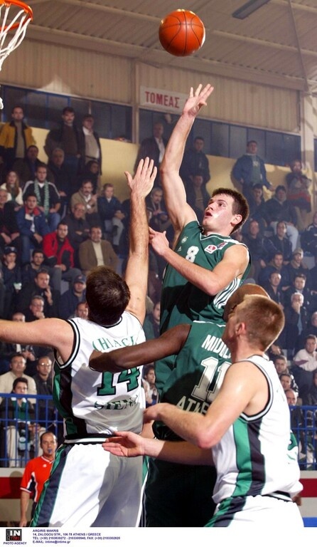 ΑΝΤΩΝΗΣ ΦΩΤΣΗΣ (15 ριμπάουντ): Στην εντός έδρας νίκη (64-56) του Παναθηναϊκού ΟΠΑΠ επί της Σιένα στις 15 Ιανουαρίου 2003