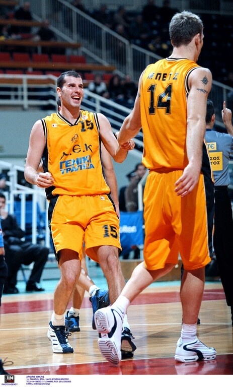 ΜΙΧΑΛΗΣ ΚΑΚΙΟΥΖΗΣ (16 ριμπάουντ): Στην εκτός έδρας νίκη (74-69) της ΑΕΚ επί της Παρτιζάν, στις 19 Δεκεμβρίου 2001