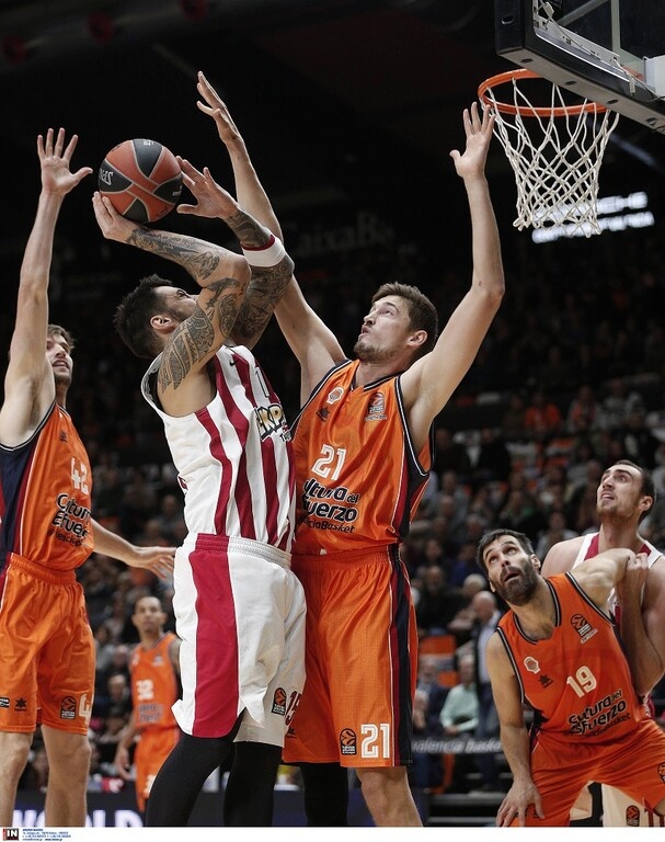 ΓΙΩΡΓΟΣ ΠΡΙΝΤΕΖΗΣ (14 ριμπάουντ): Στην εκτός έδρας νίκη (72-64) του Ολυμπιακού επί της Βαλένθια στις 30 Νοεμβρίου 2017