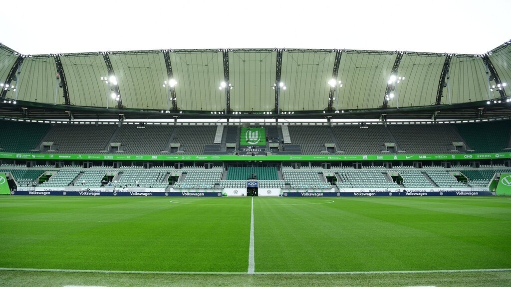 Bundesliga: Οι εξέδρες σε «Borussia Park» και «Volkswagen Arena» (photos+videos)