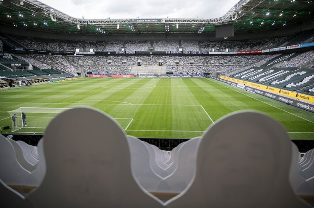 Bundesliga: Οι εξέδρες σε «Borussia Park» και «Volkswagen Arena» (photos+videos)