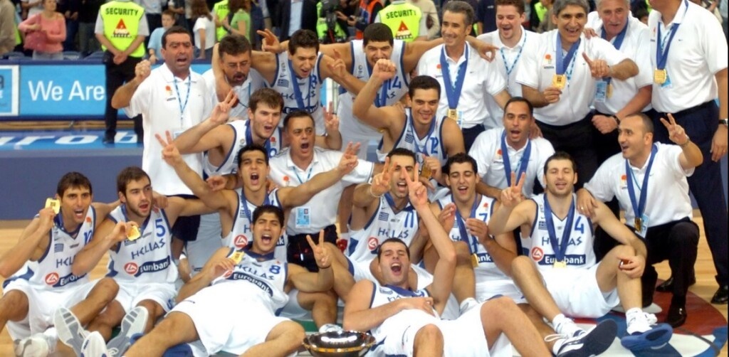 FIBA: Θυμήθηκε την ελληνική κορυφή του 2005 (video+photos)