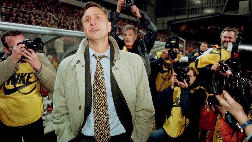 Γιόχαν Κρόιφ: Ο «ιπτάμενος» Ολλανδός που άλλαξε την ιστορία της Μπαρτσελόνα (photos&videos)