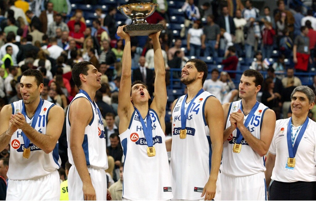 FIBA: Θυμήθηκε την ελληνική κορυφή του 2005 (video+photos)