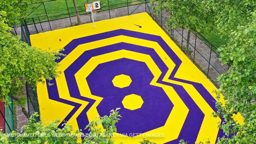 Τρομερό… γκράφιτι στην Τουρκία στη μνήμη των Κόμπι και Τζίτζι Μπράιαντ (photo)