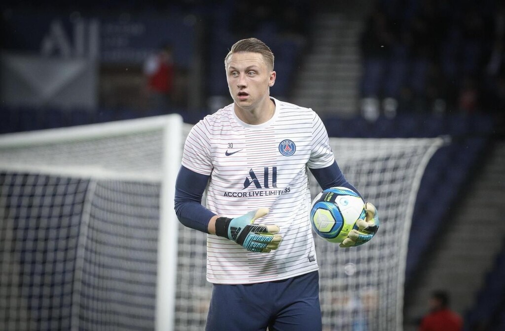 Σοκαριστικό τροχαίο για τερματοφύλακα της Παρί (photos)