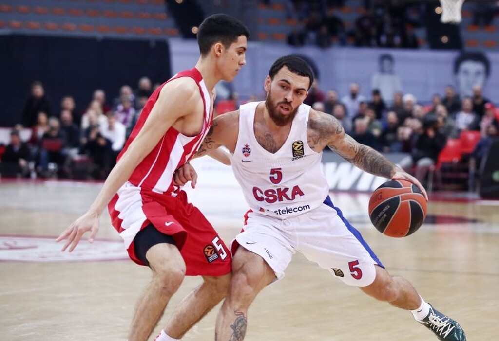 Το θέμα, όμως, είναι το τι ακριβώς εννοεί με το tweet του ο Μάικ Τζέιμς, αφού προέκυψε λίγα λεπτά μετά το ρεπορτάζ για ανανέωση με την ΤΣΣΚΑ Μόσχας.
