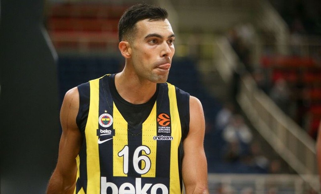 Για τον διεθνή γκαρντ έχει ενδιαφερθεί η Ρεάλ Μαδρίτης και ο Ολυμπιακός όπως αναφέρουν τα δημοσιεύματα των τελευταίων εβδομάδων.