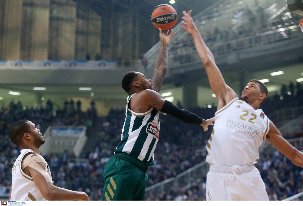 1. Ουόλτερ Ταβάρες (Ρεάλ Μαδρίτης) – 61 τάπες σε 28 ματς